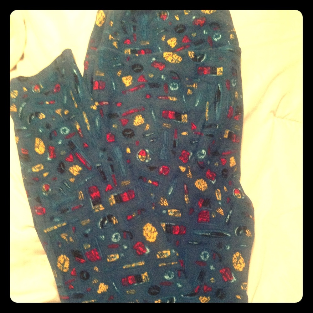LulaRoe Tall and Curvy Leggings with Makeup Print